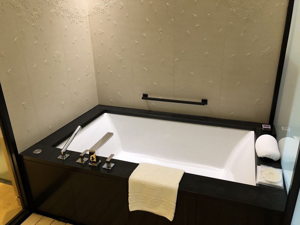 リッツカールトン京都のデラックス（シティビュー）のバスルーム2