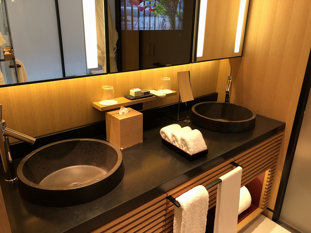 リッツカールトン京都のデラックス（シティビュー）の洗面台