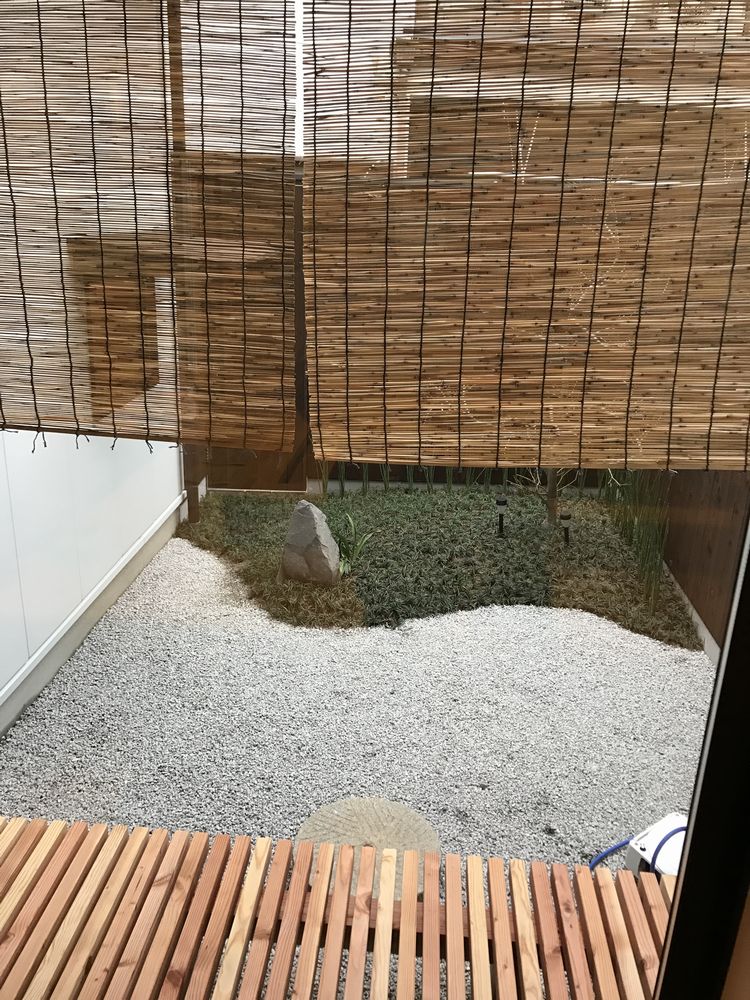 京都のAirbnbの家の坪庭
