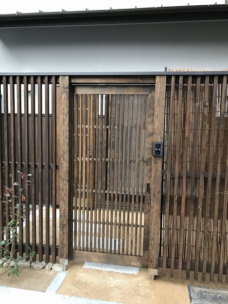 京都のAirbnbの家の外扉