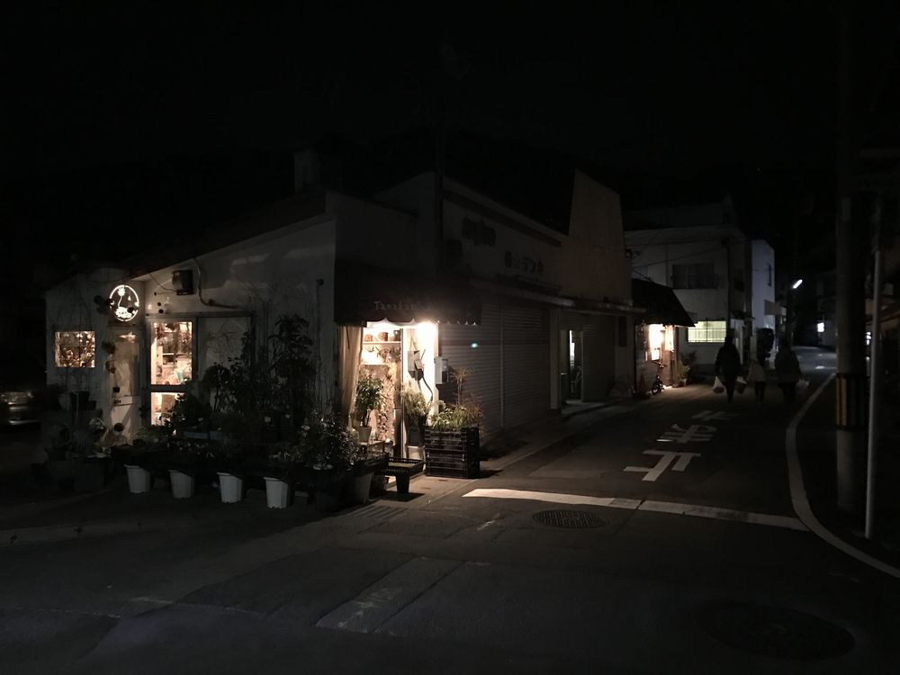 街灯が少ない京都の夜道
