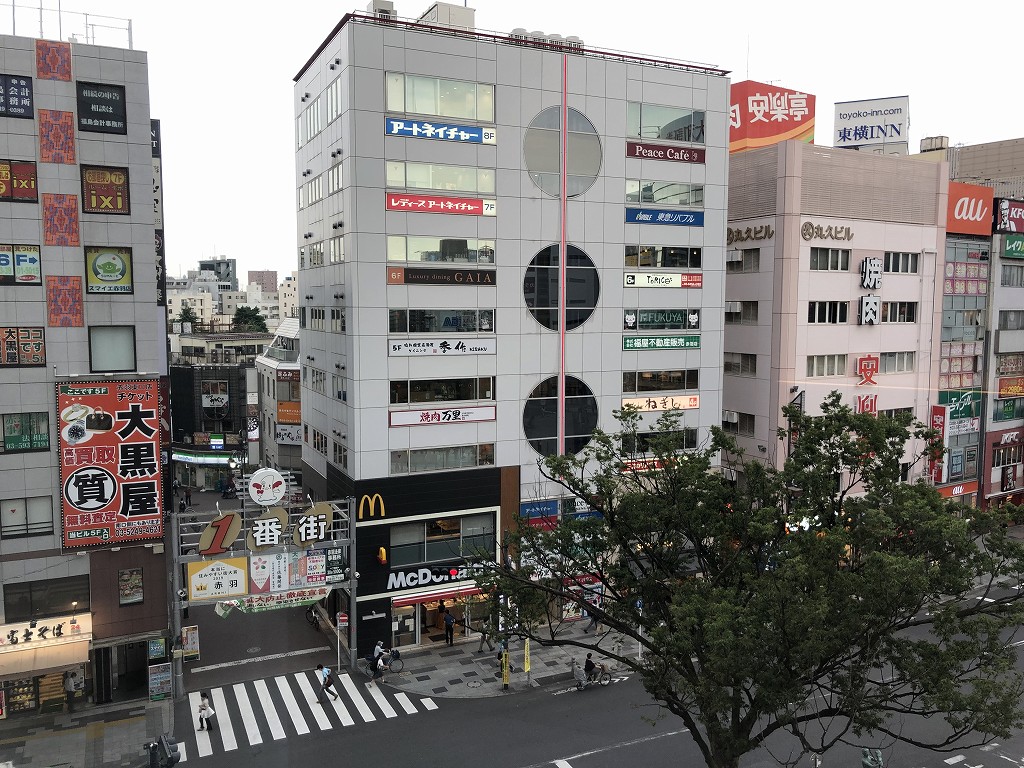 JR東日本ホテルメッツ赤羽のシングルルームから東口駅前2