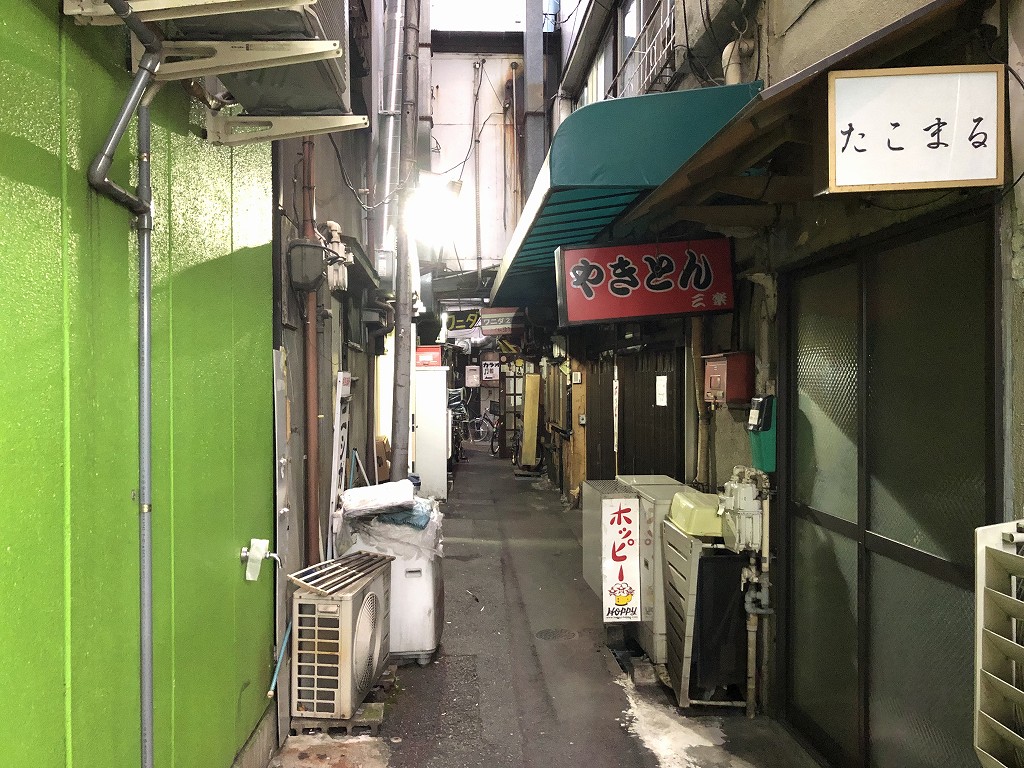 休業中の店が多い赤羽一番街商店街
