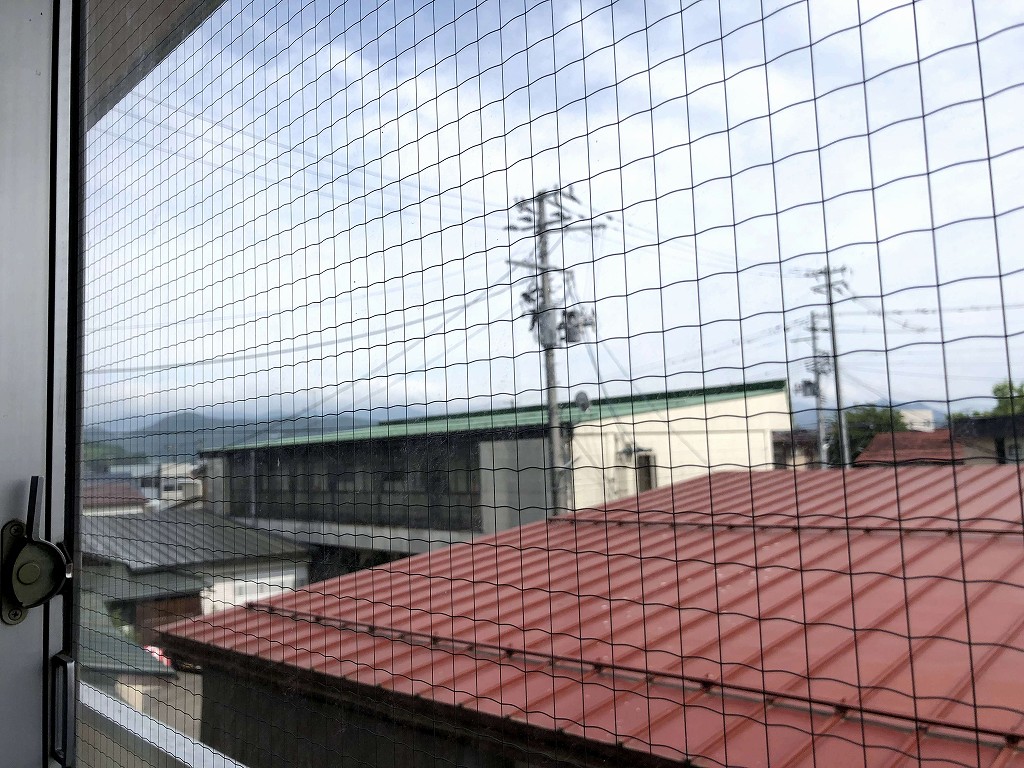 赤湯温泉の丹泉ホテルの和室からの眺め