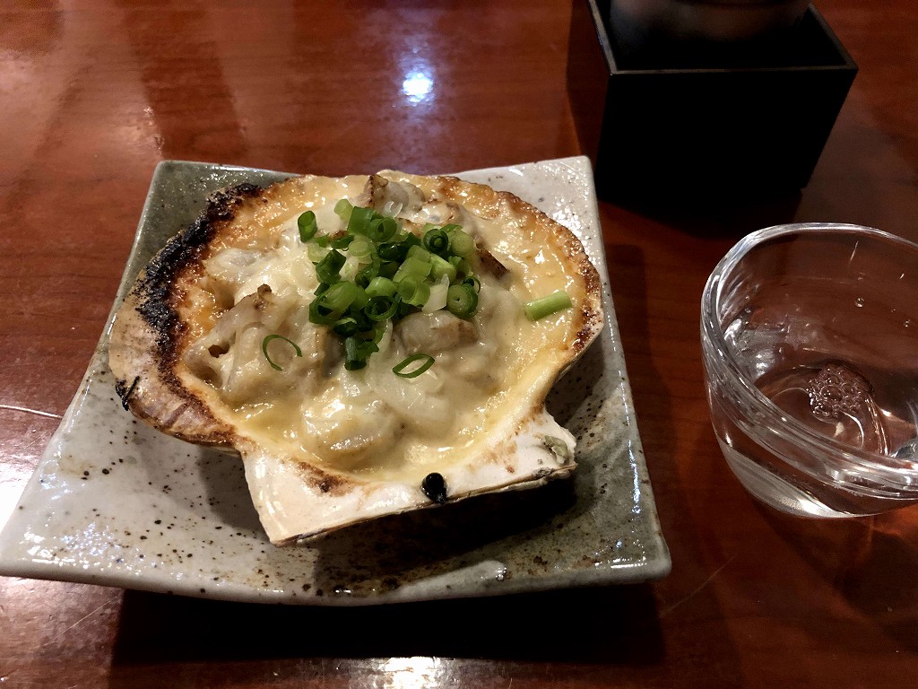 赤湯の「海鮮炭焼まるき」の帆立の味噌焼き