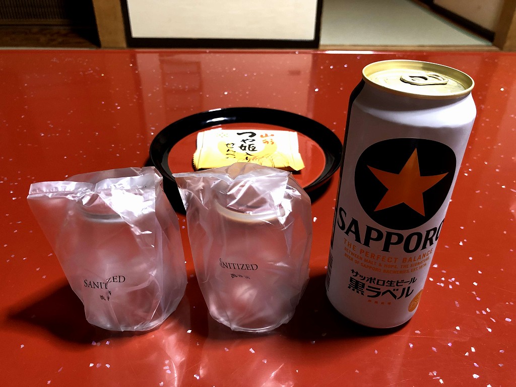 コップにかかったビニールカバー