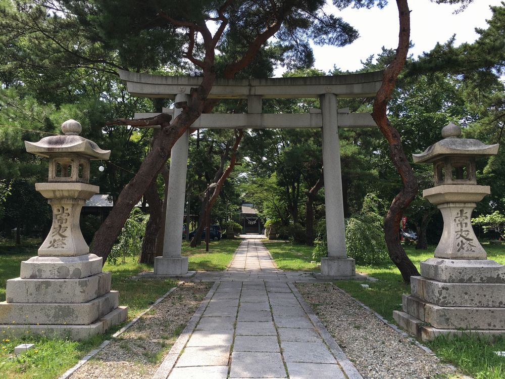 日吉八幡神社の一の鳥居