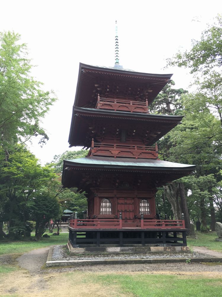 日吉八幡神社の三重塔