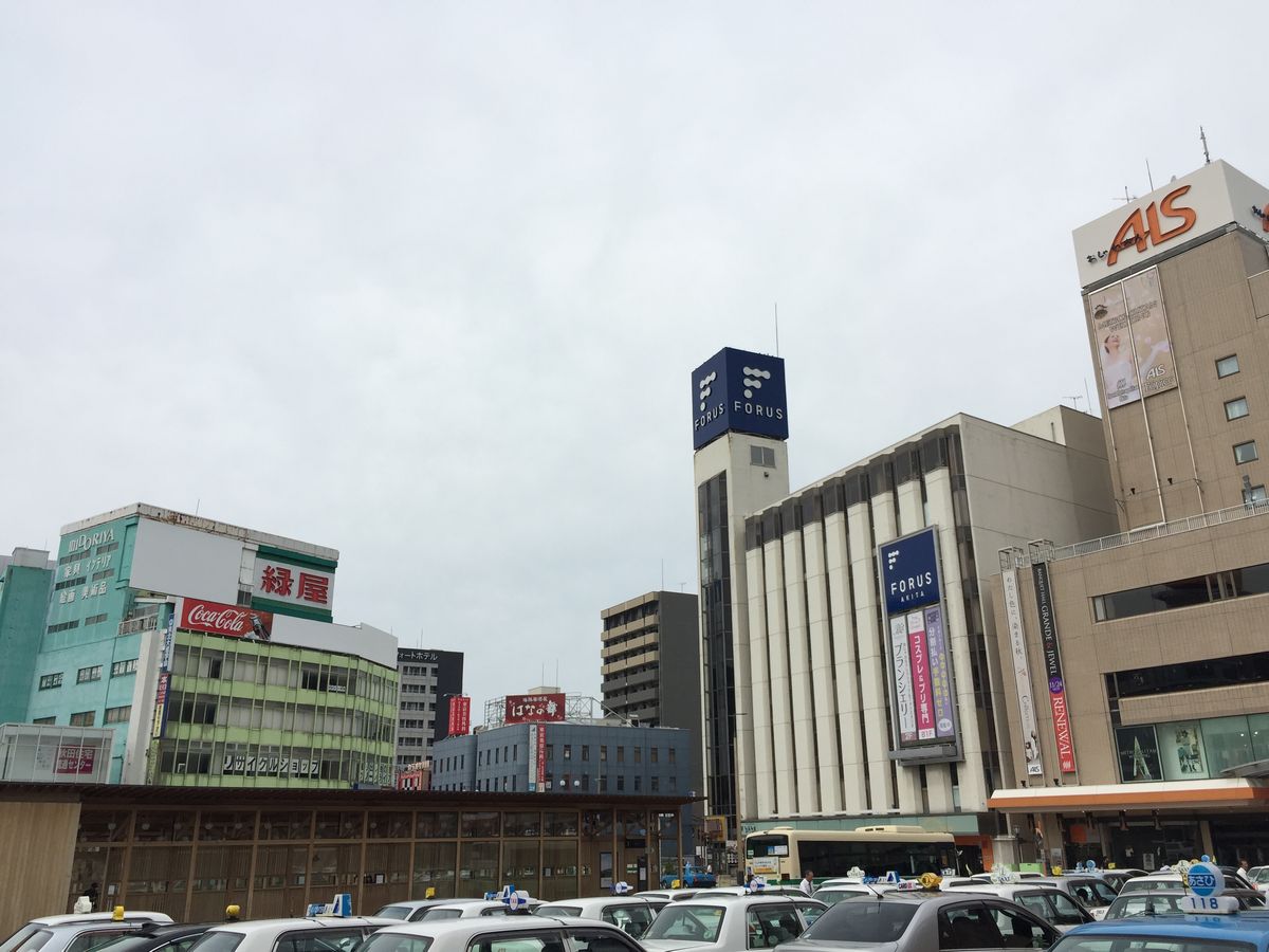 秋田駅前の風景