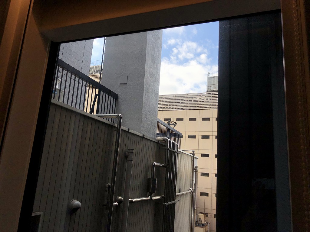 アロフト東京銀座のサヴィーキングルームの窓からの眺め3