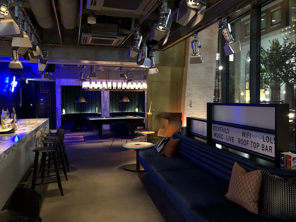 アロフト東京銀座の「W XYZ Bar」の内観3