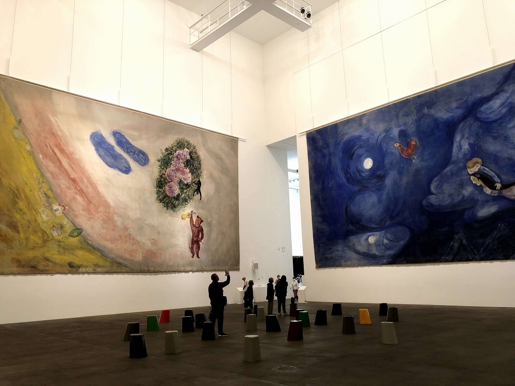 青森県立美術館のアレコホール1