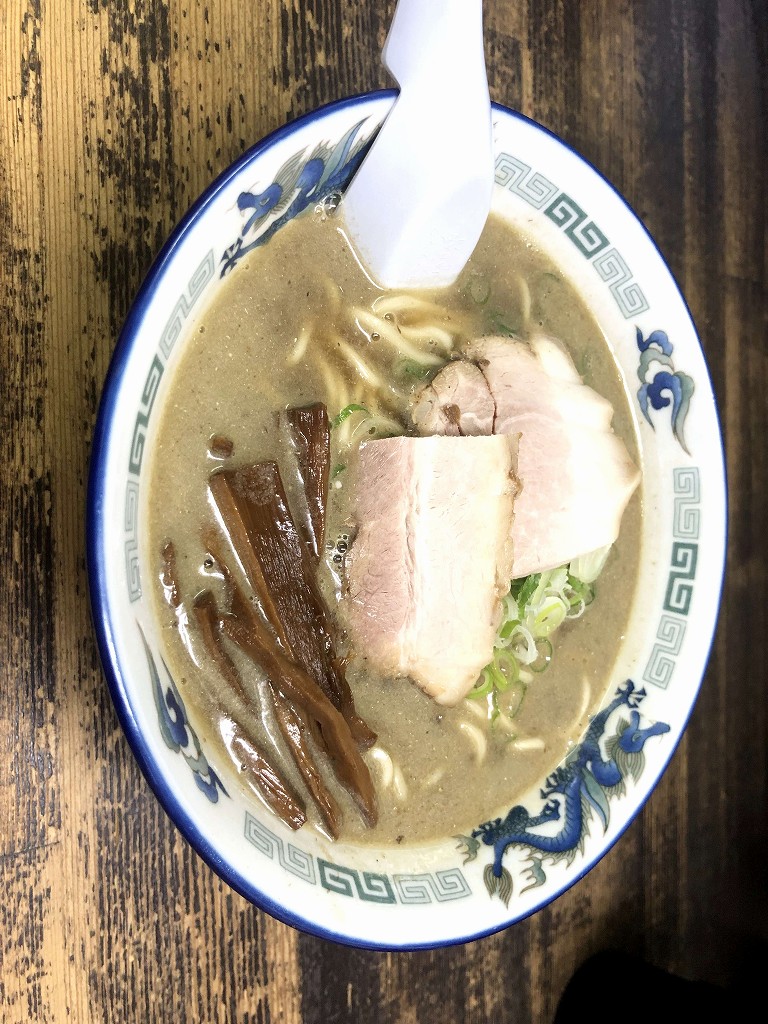 「長尾中華そば 青森駅前店」の「こく煮干」の手打ち麺