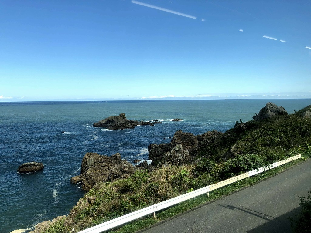 海岸沿いを行く八戸線