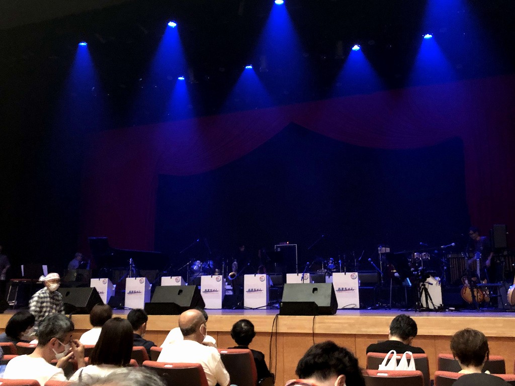 久慈市のアンバーホールの内部2