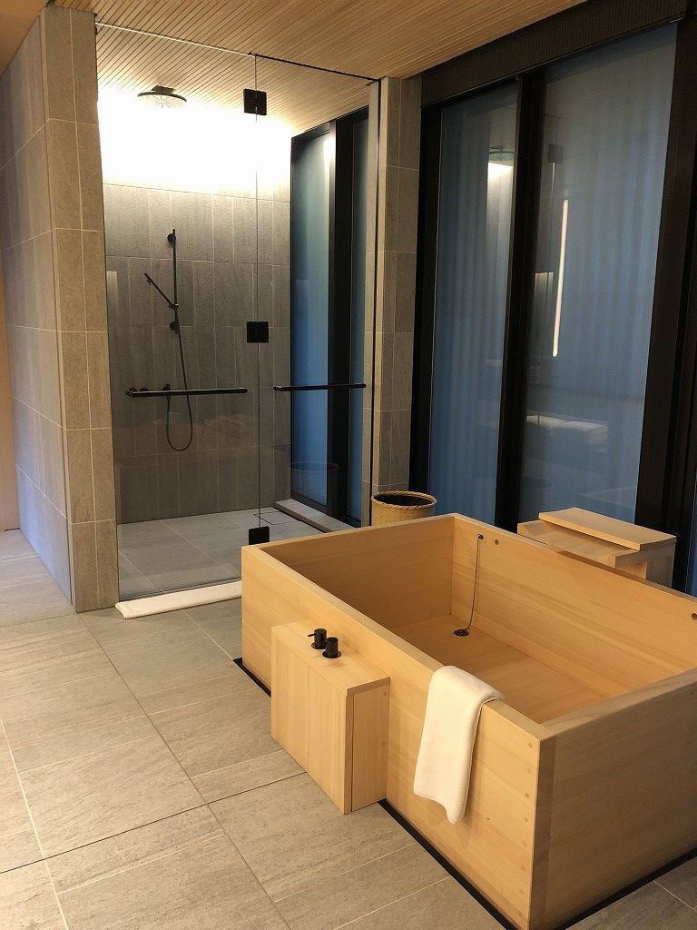 アマン京都の「芒」の檜風呂1