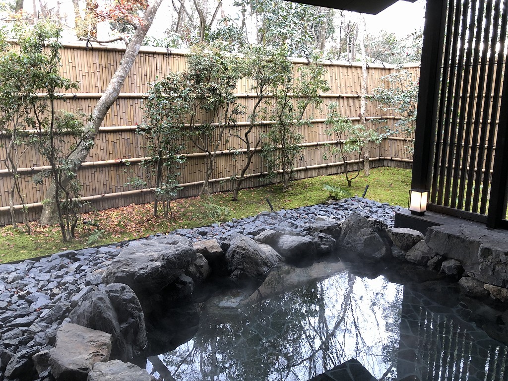 アマン京都のアマンスパ（朝）の露天風呂1