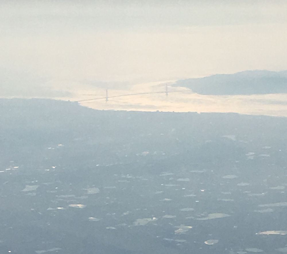 ANA533便から見た明石海峡大橋