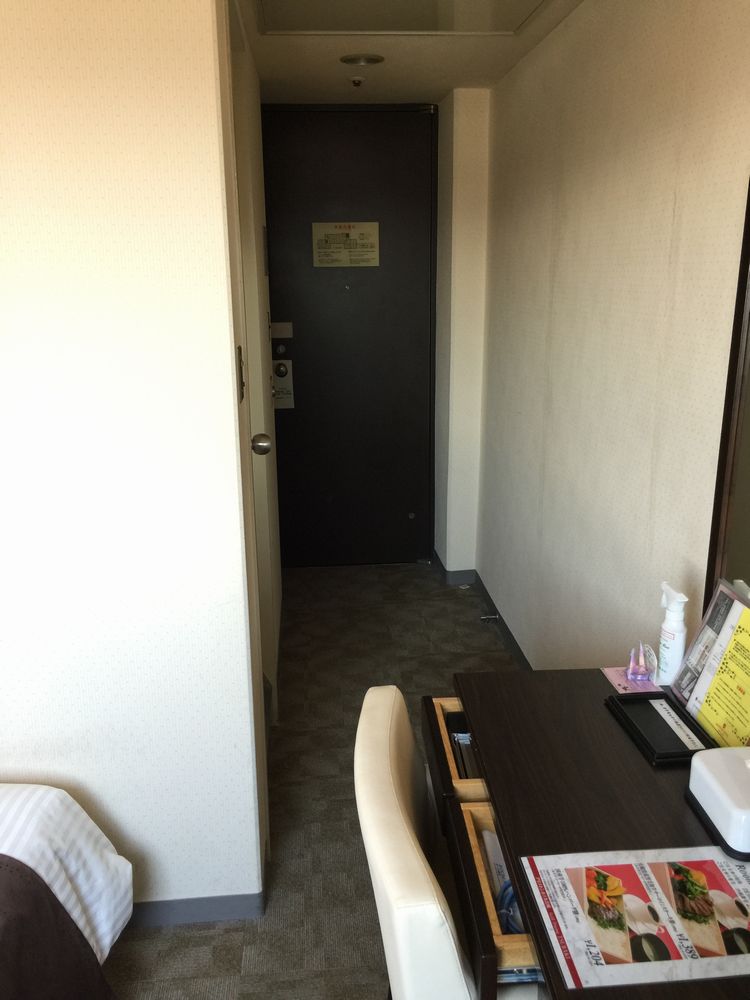 アリストンホテル宮崎内のシングルルームの廊下