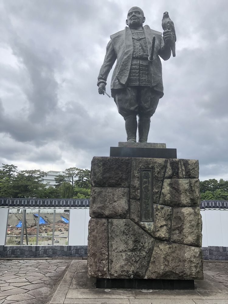 駿府城公園の徳川家康の銅像