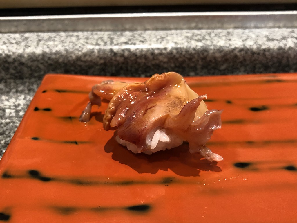 清水の末廣鮨の赤貝