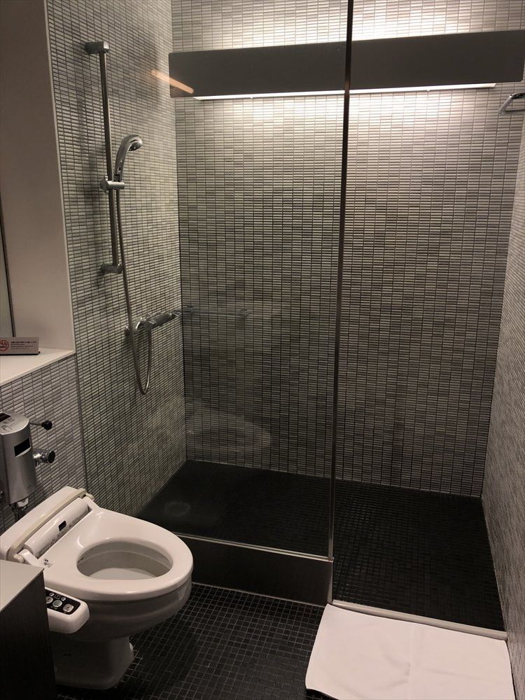 ANA SUITE LOUNGEのシャワールーム