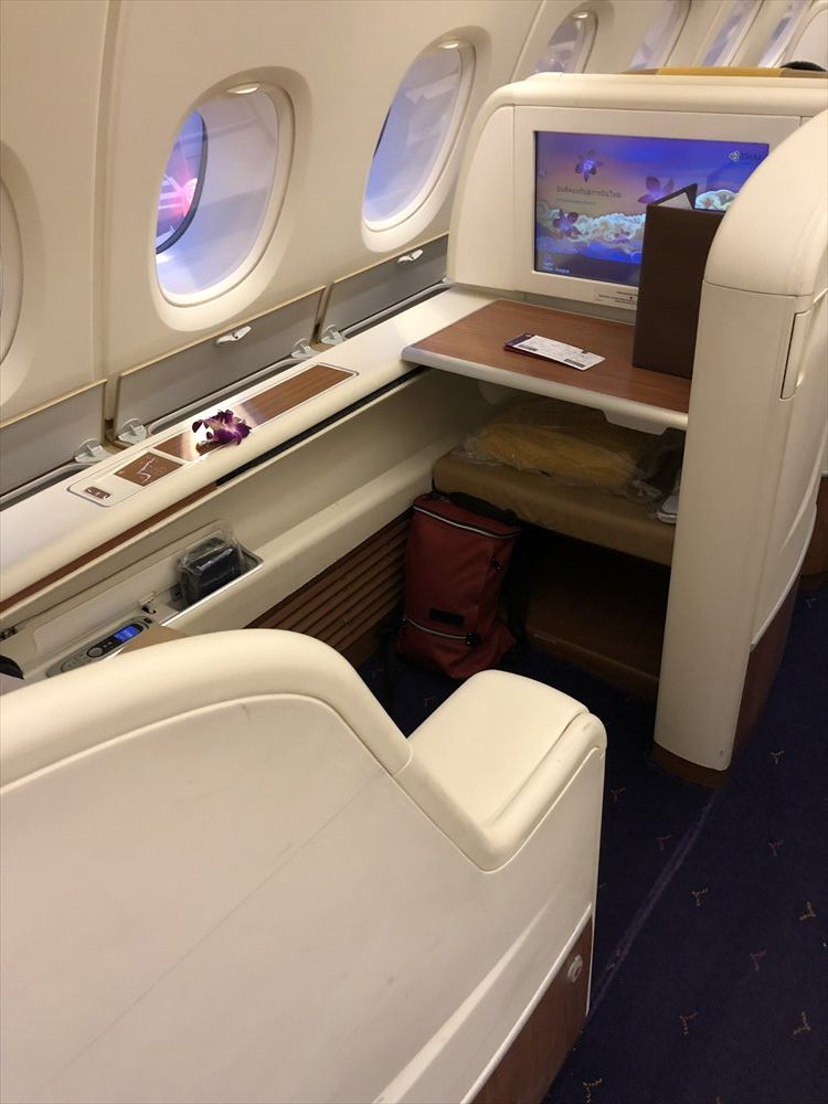 タイ国際航空（TG）エアバスA380のファーストクラスキャビンの3A