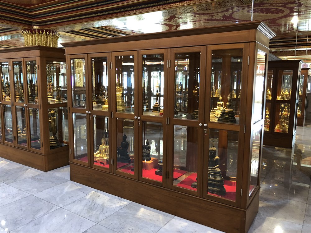 ワットパクナム仏塔の3階の展示