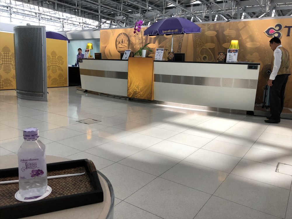スワンナプーム国際空港のロイヤルファーストクラスチェックインカウンター