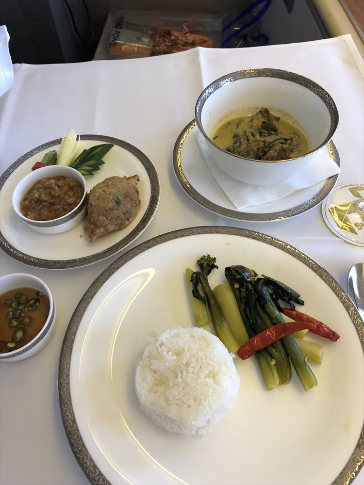 TG660便ファーストクラスのグリーンカレー1
