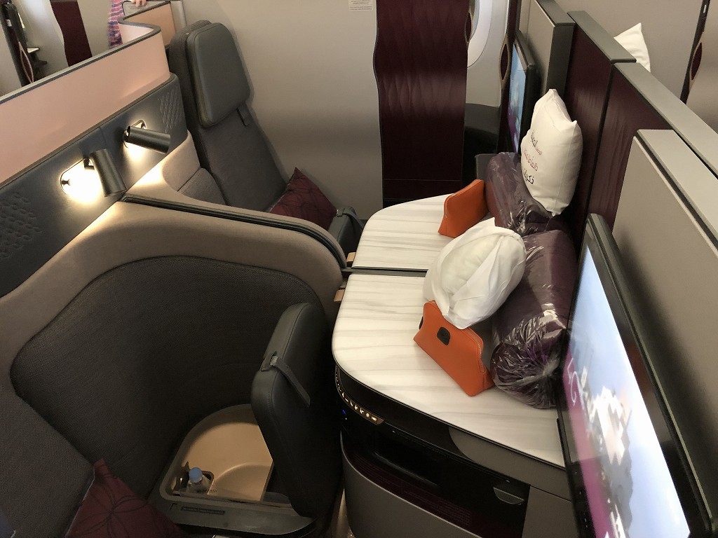 カタール航空のQR813便のQsuiteの座席配列2