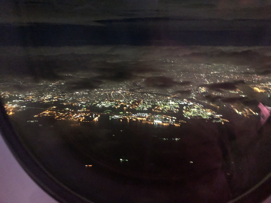 カタール航空のQR813便の離陸