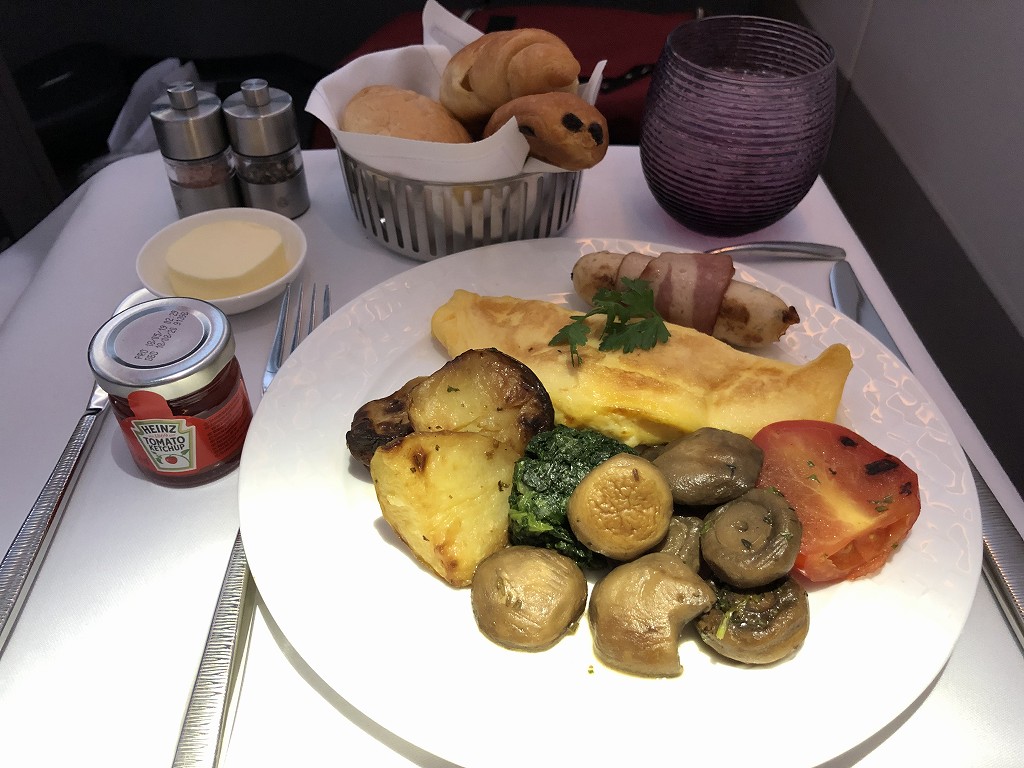 カタール航空のQR145便ビジネスクラス（A350-900機材）の朝食