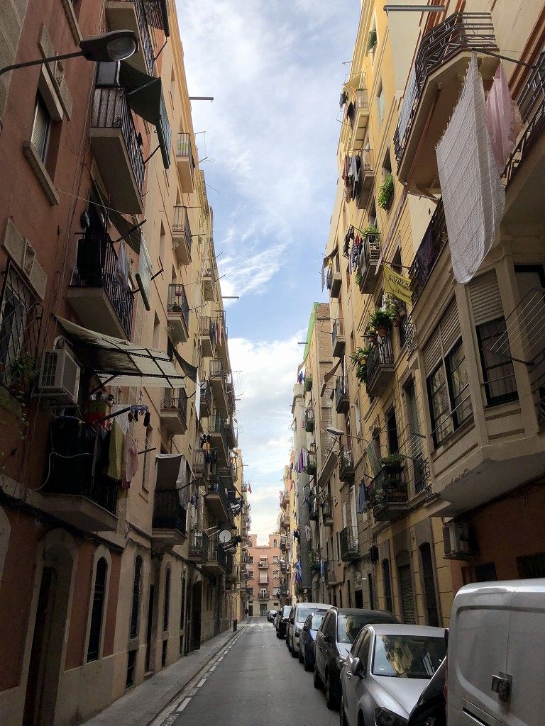 バルセロナの路地裏の生活感