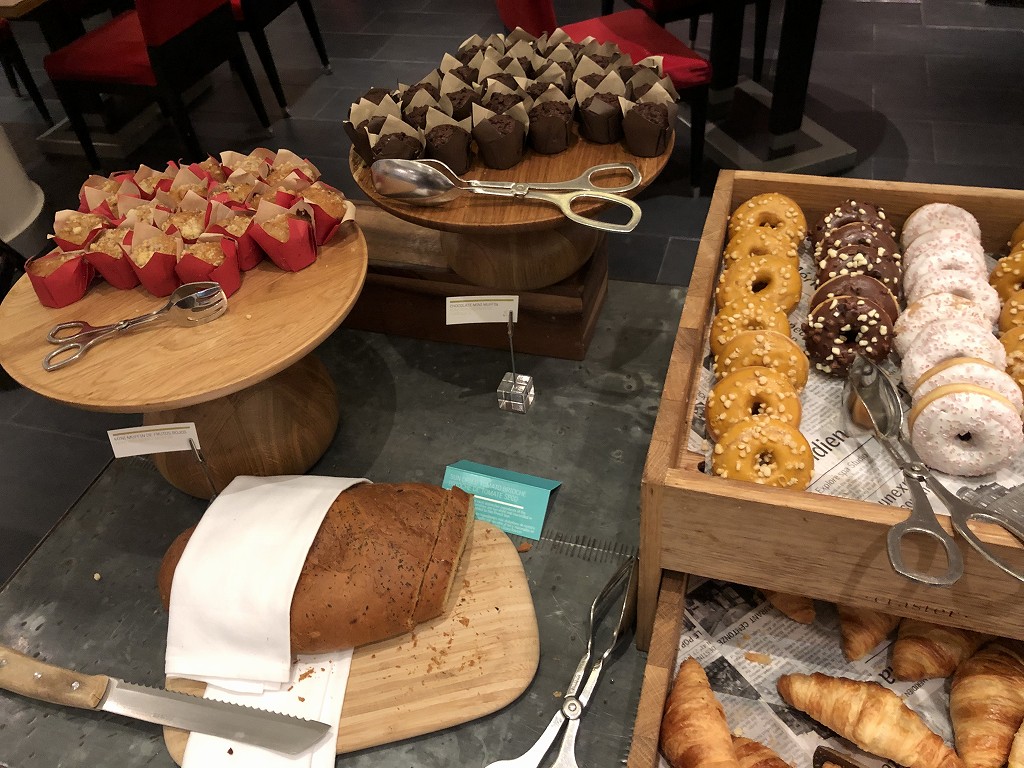 ル・メリディアン バルセロナの朝食会場の「CENTONZE」のパン1