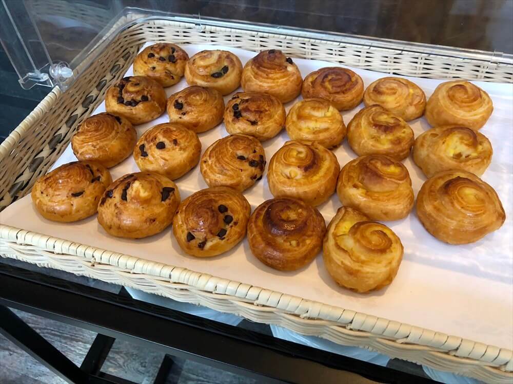 琵琶湖マリオットホテルのラウンジのパン