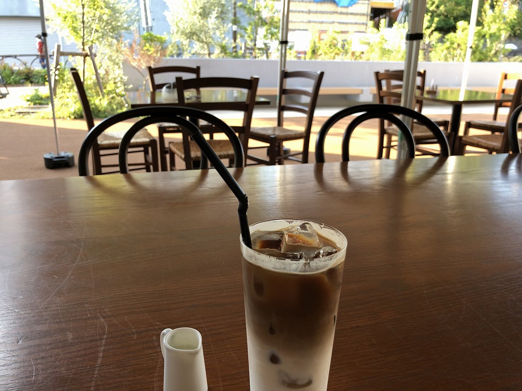 世田谷代田キャンパスのCAFE HELLOのテラス席2
