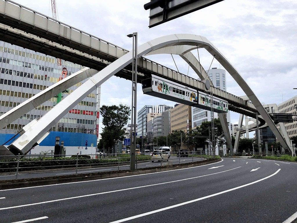 懸垂式の千葉都市モノレール
