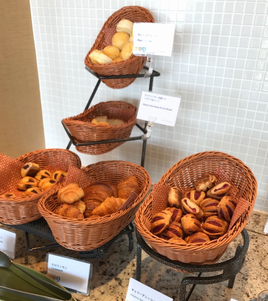 シェラトングランドホテル広島のクラブルームのパン