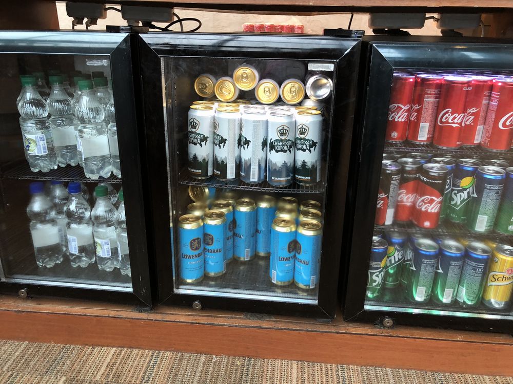 ドモジェドヴォ空港（DME）のプライオリティ・パス ビジネスラウンジのぬるいビール