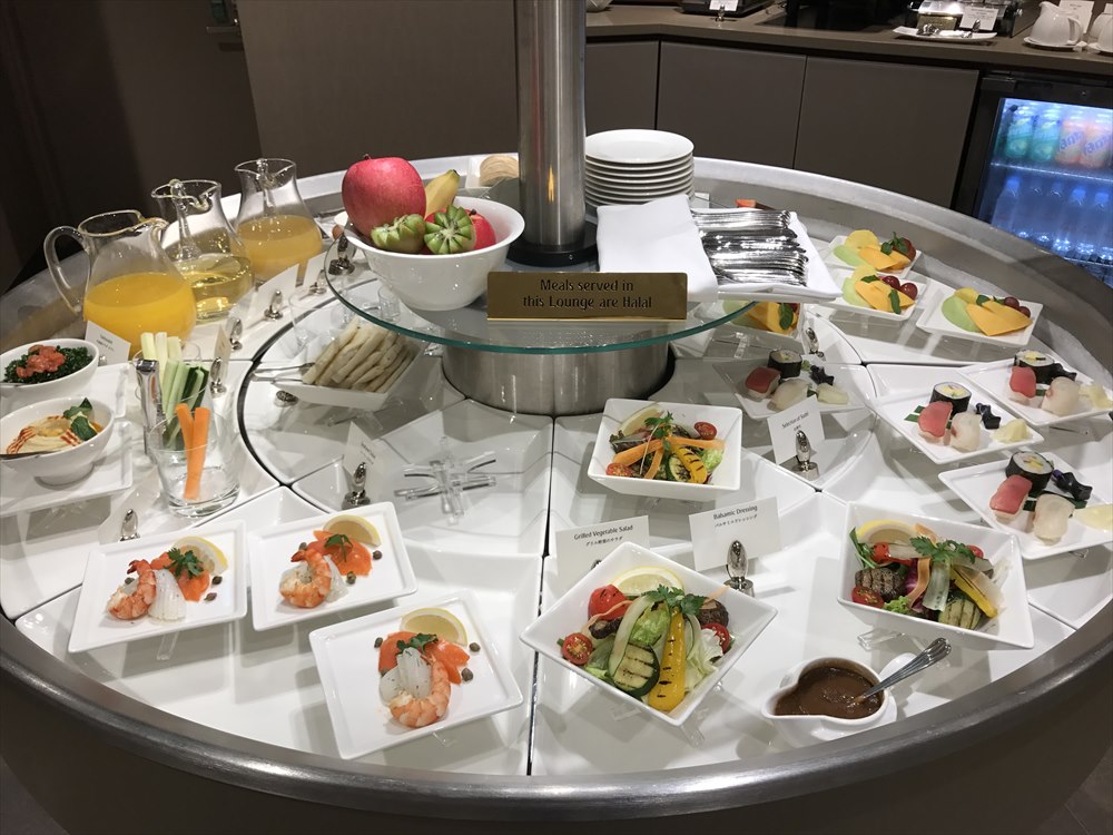 成田空港のエミレーツラウンジの食事