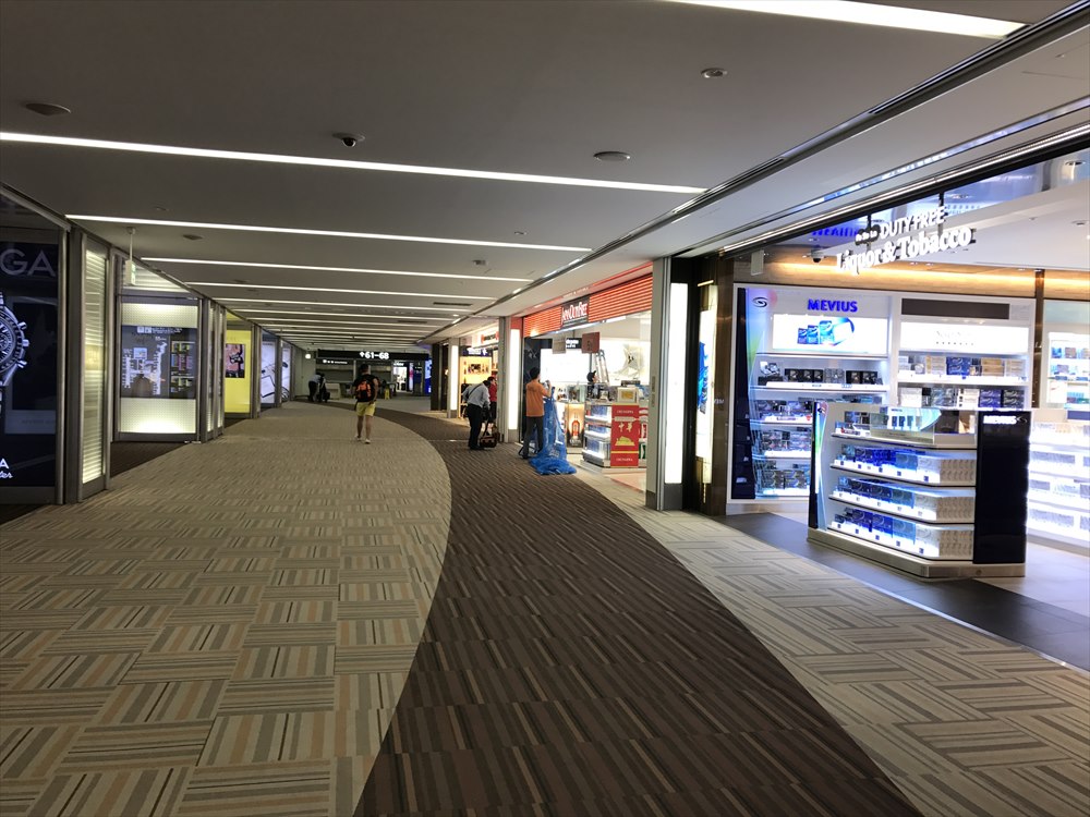成田空港の免税店の閉店時間