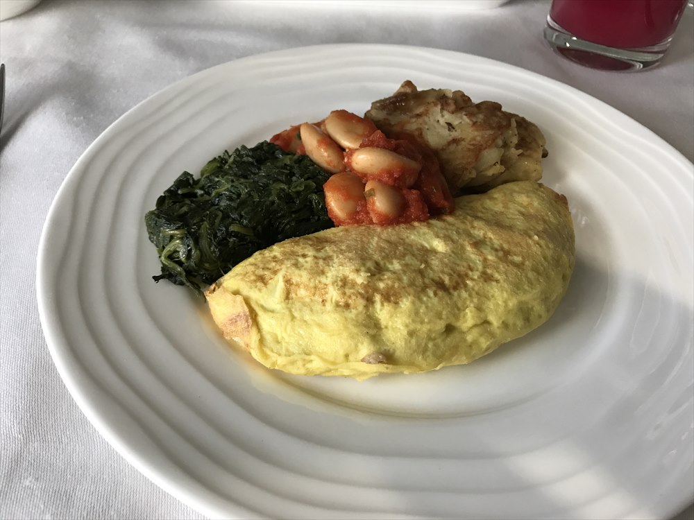 エミレーツEK318便のファーストクラスの朝食4