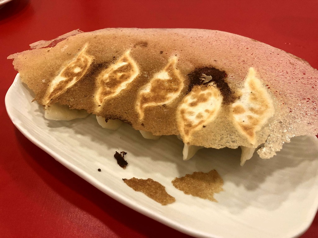 江古田の山東餃子本舗の焼き餃子