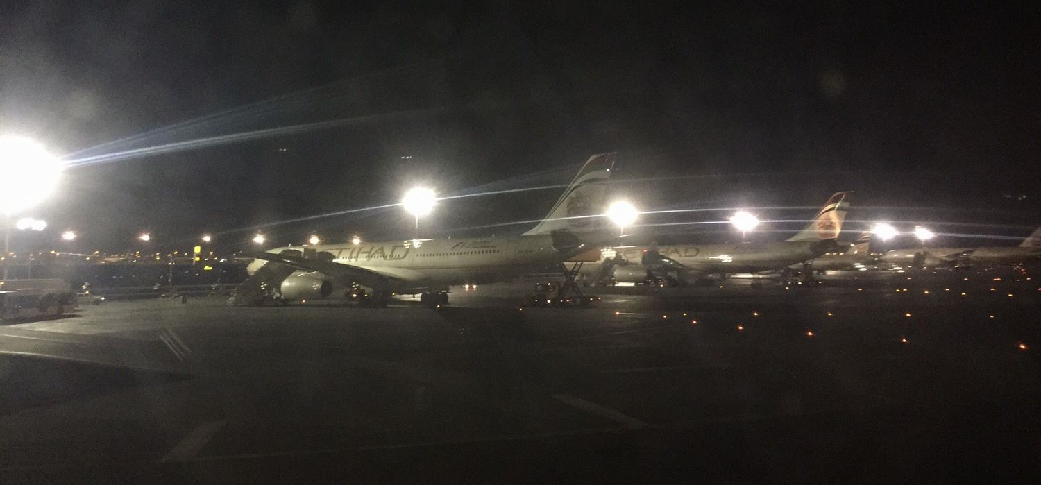 EY878から空港