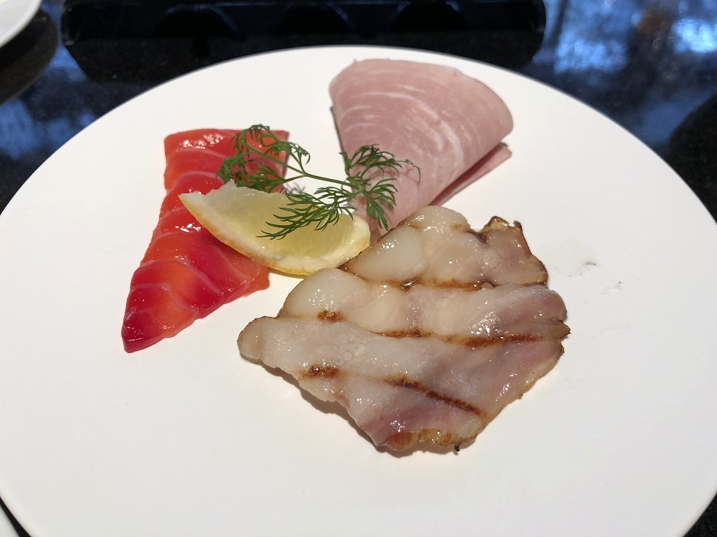 フォションホテル京都の朝食の赤いサーモン