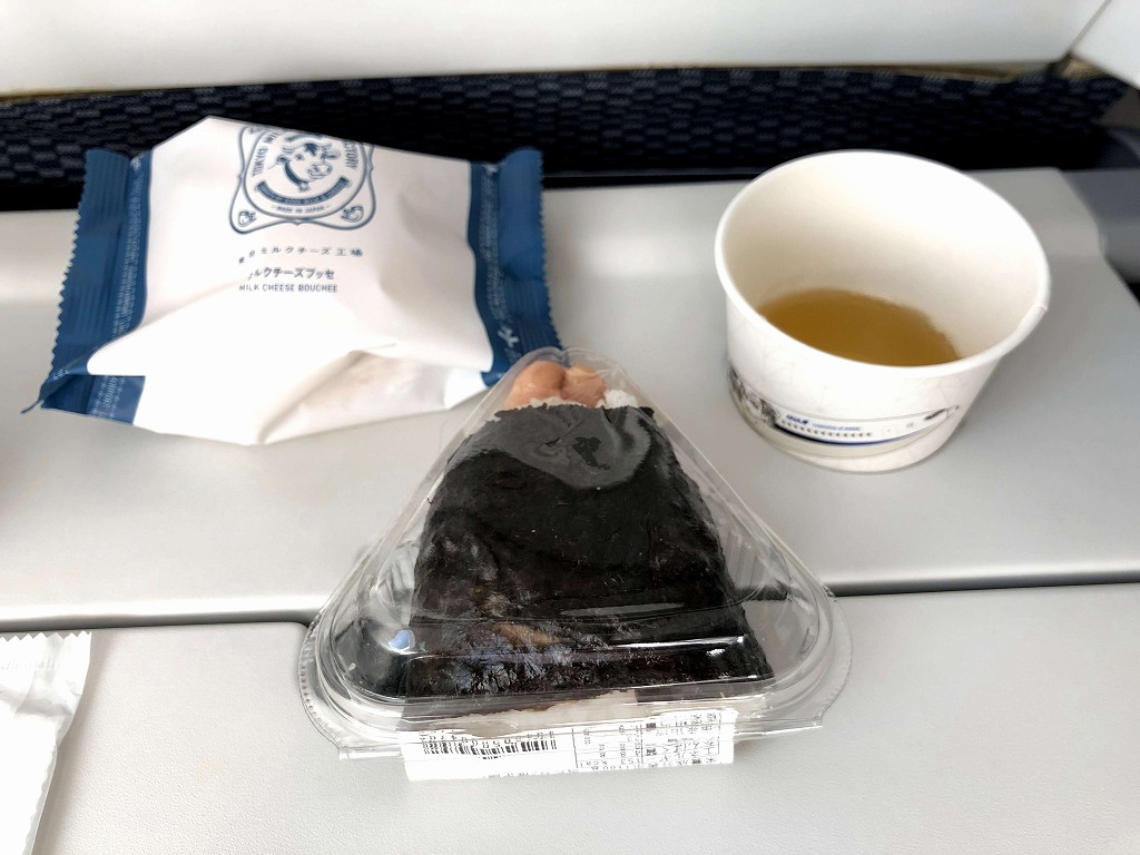ANA21便の機内で昼飯