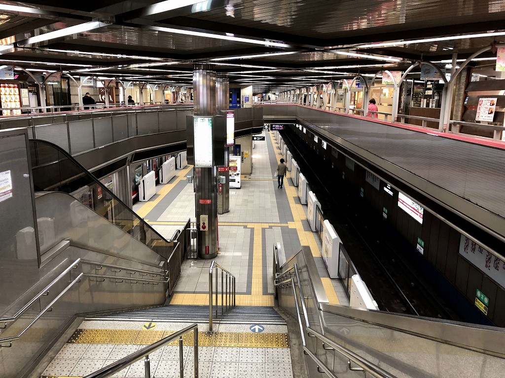 北大阪急行線の千里中央駅