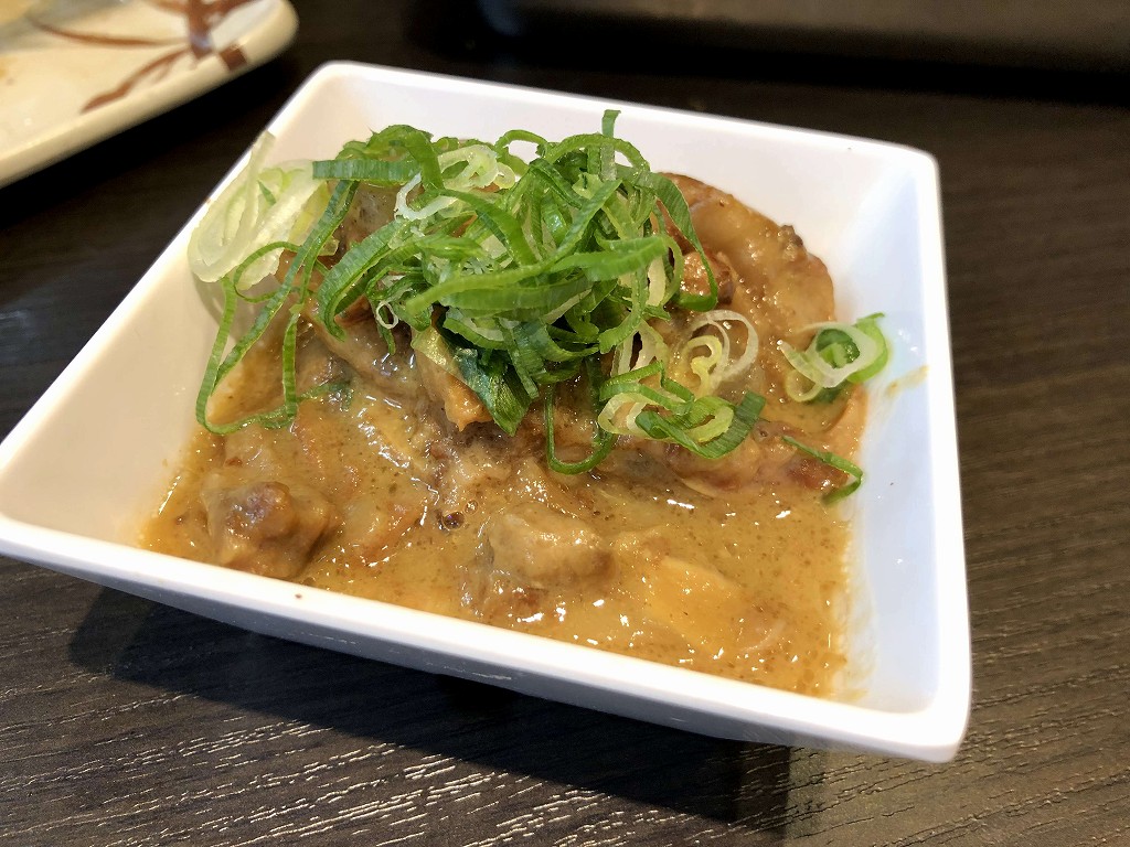 通天閣近くの「じゃんじゃん」でどて焼き