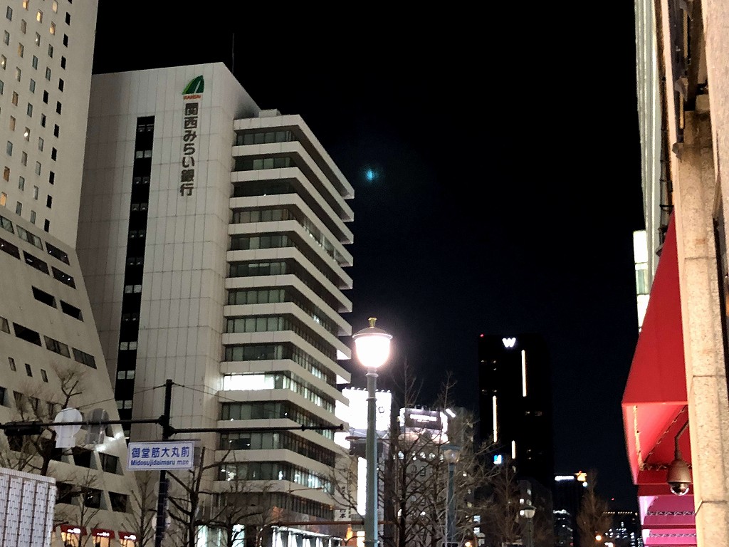 御堂筋から見えるWホテル